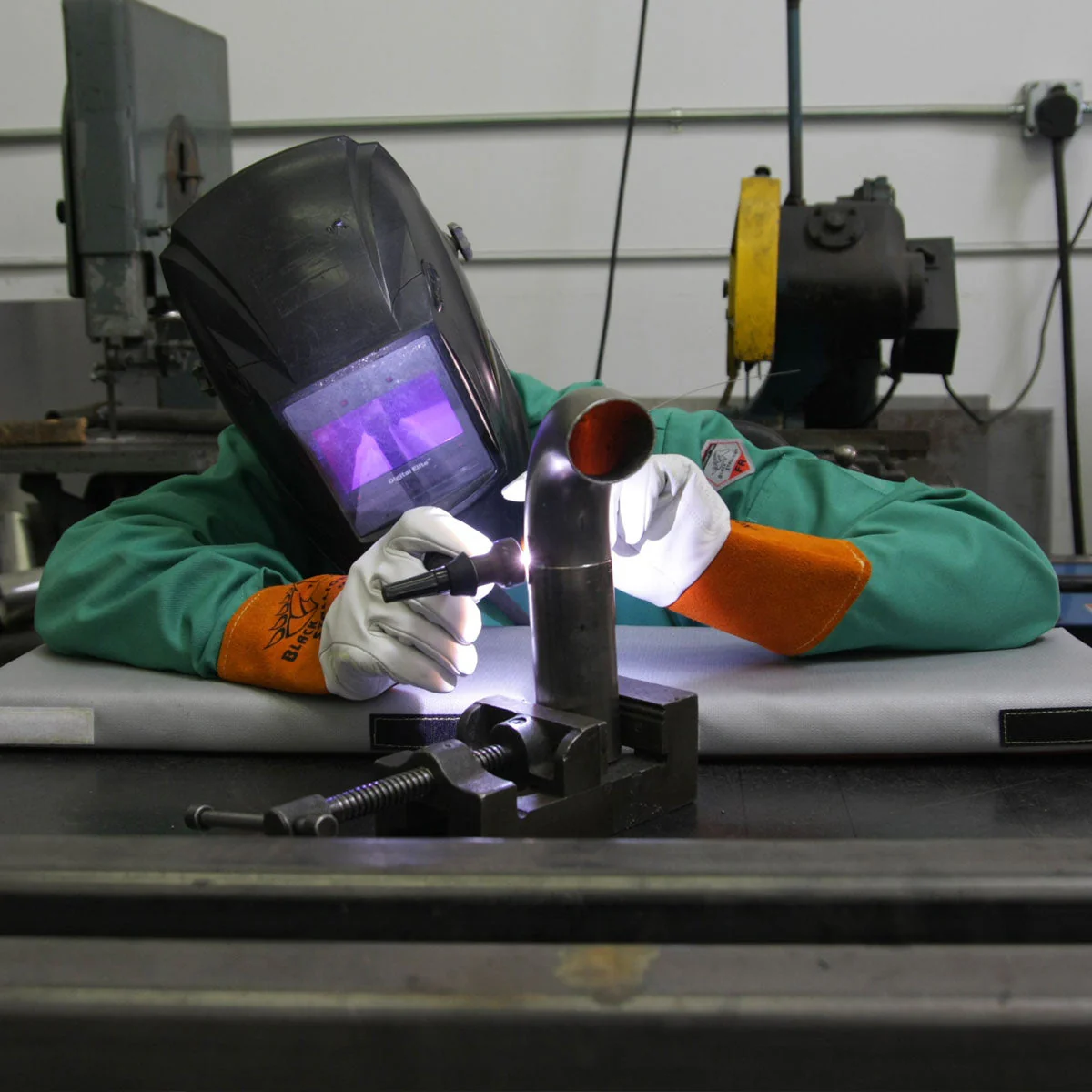 Revco Black Stallion SmashPad FR Welding Mat (AP3015-RG) - Image 5